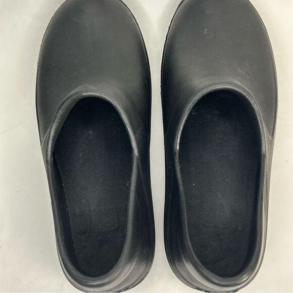 Crocs Women's Size 9 US Clogs Black Slip Resistant Work Shoes - Picture 6 of 9